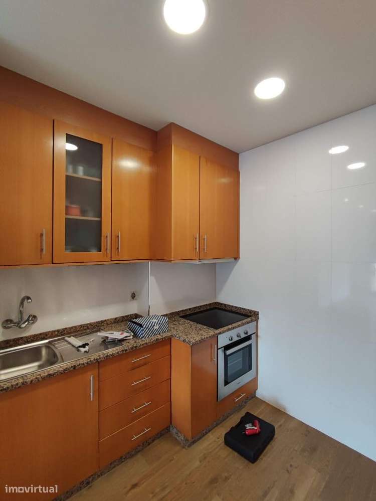 T1 renovado no centro do Porto - Grande imagem: 2/3