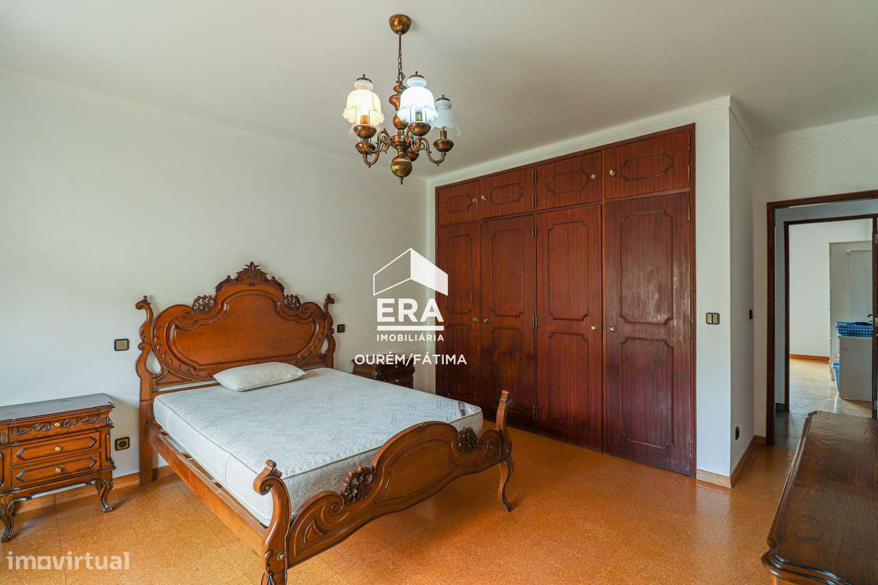 Moradia T5 no Olival, Ourém-19