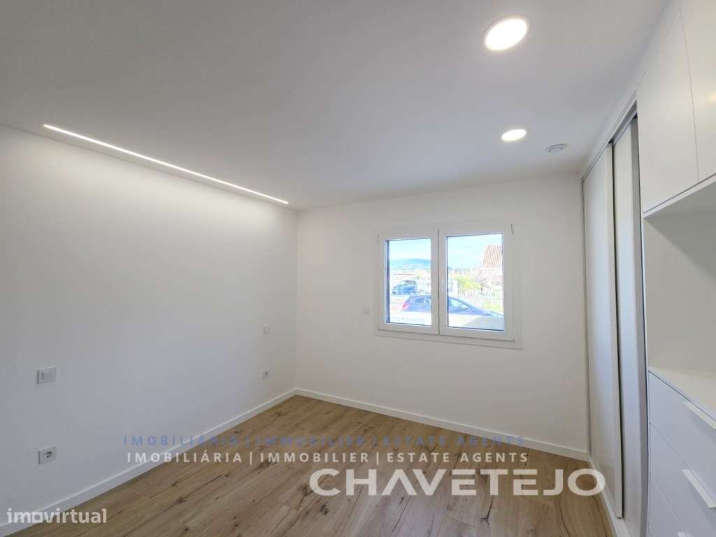 Moradia T4 Moderna c/ Garagem, estilo e Conforto a um Passo de Tomar-18