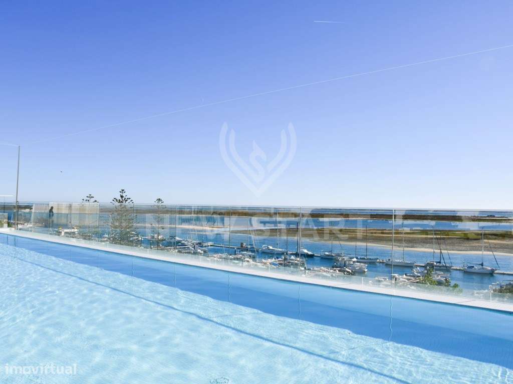 Apartamento T2 Moderno com Varanda e Piscinas no Condomínio Del Mar...-17