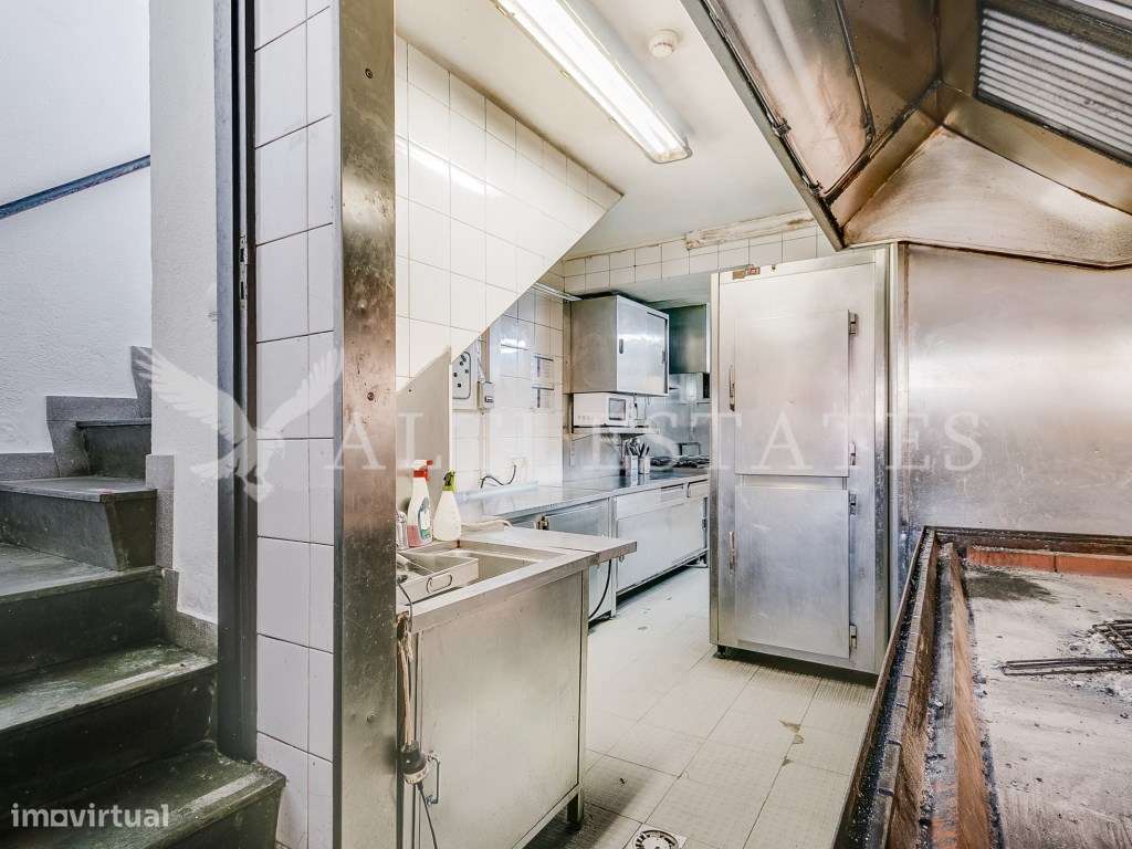 Restaurante com História e Prestígio para Venda na Azoia, junto ao ...-19