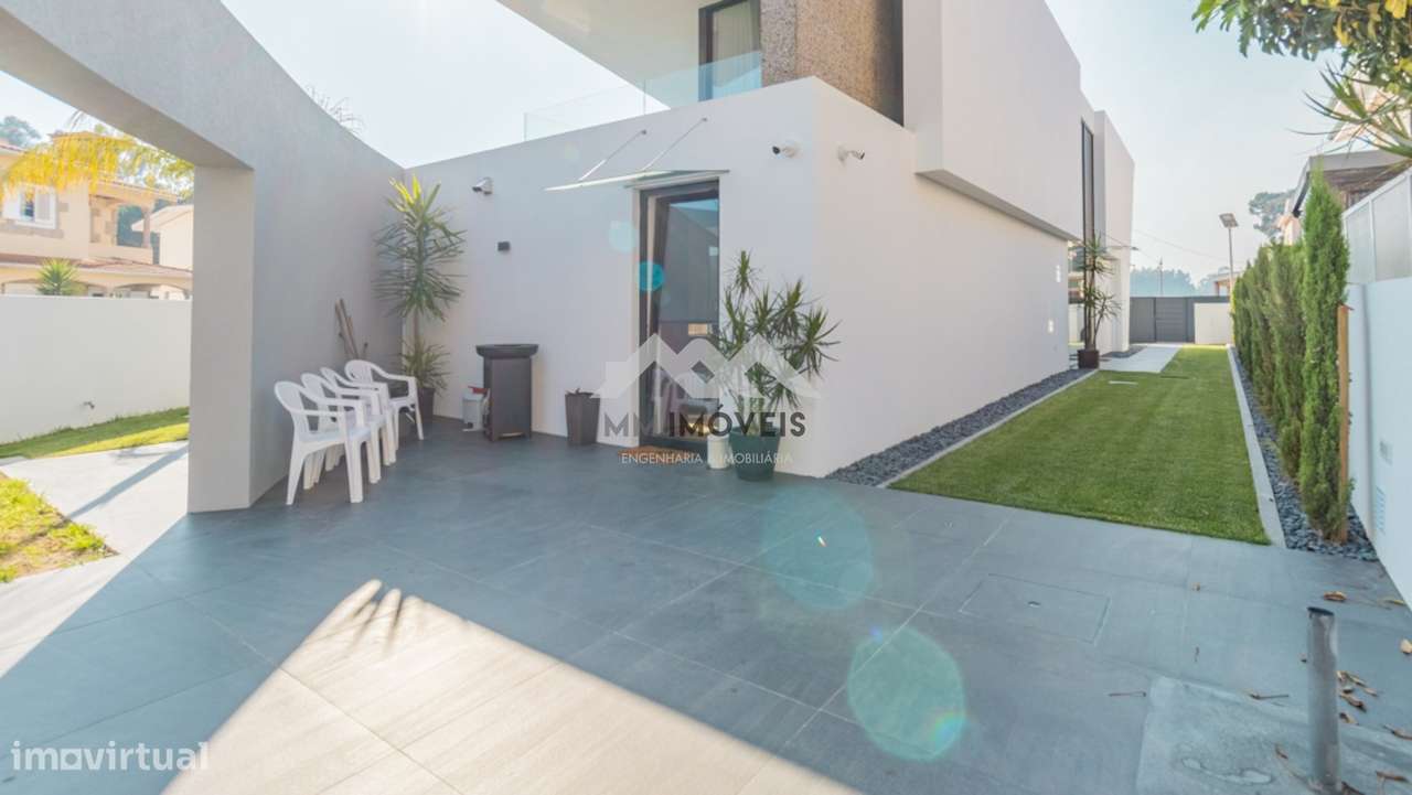 Moradia | T4 | Piscina | Maia-40