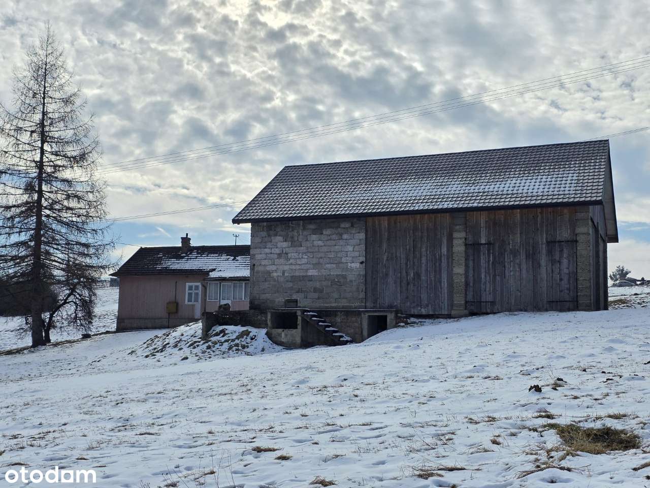 Siedlisko z potencjałem - 2,55 ha z domem, zabudowaniami i potokiem-5