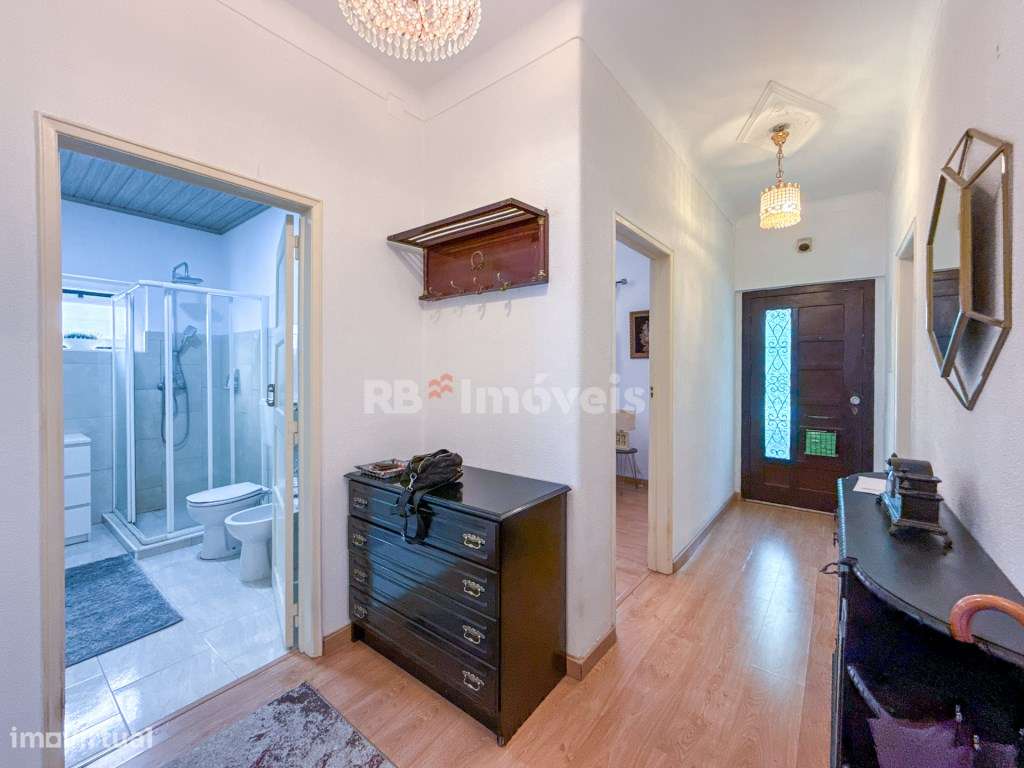 Moradia T2 com hipótese de ser convertida em T3, situado na Praia d... - Grande imagem: 4/50