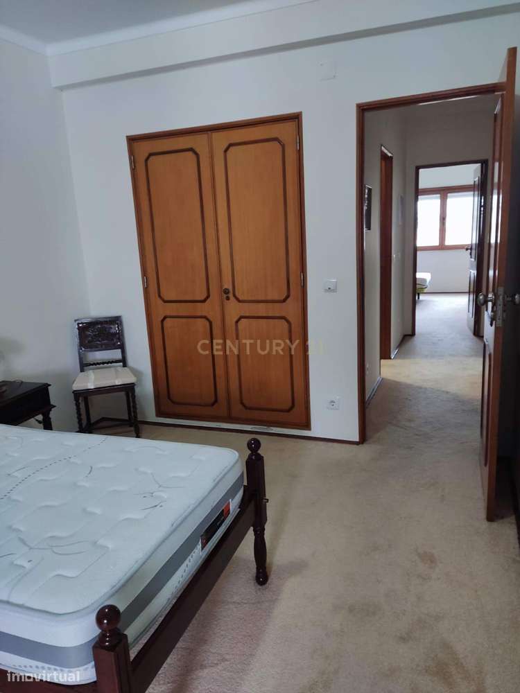 Apartamento T3, em prédio com elevador, no centro da cidade de Alcobaç - Grande imagem: 5/7