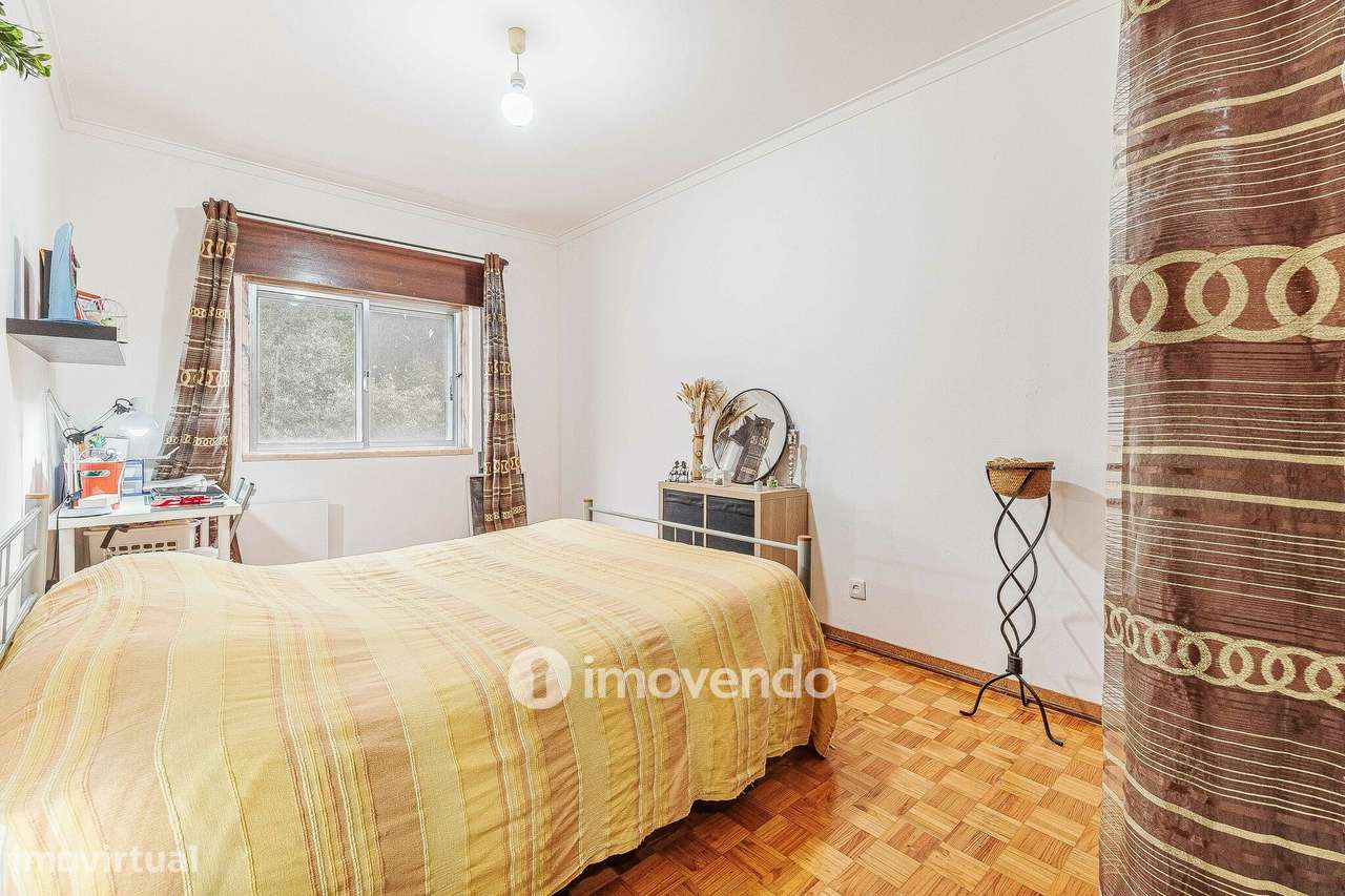 Apartamento T2 com arrecadação, em Agualva-17