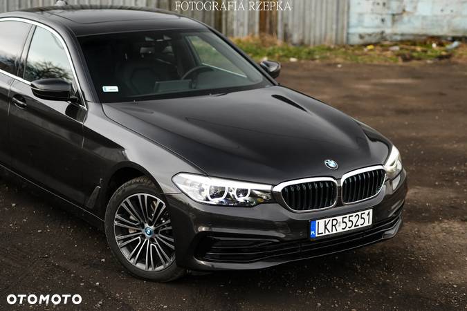 BMW Seria 5 530e xDrive - 4