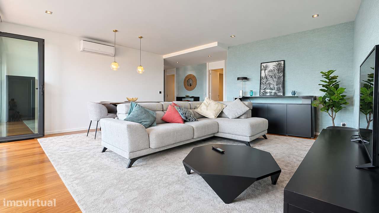 Luxury Property - Apartamento T3 no Edifício Astrolab – Vista Mar, Pis-2