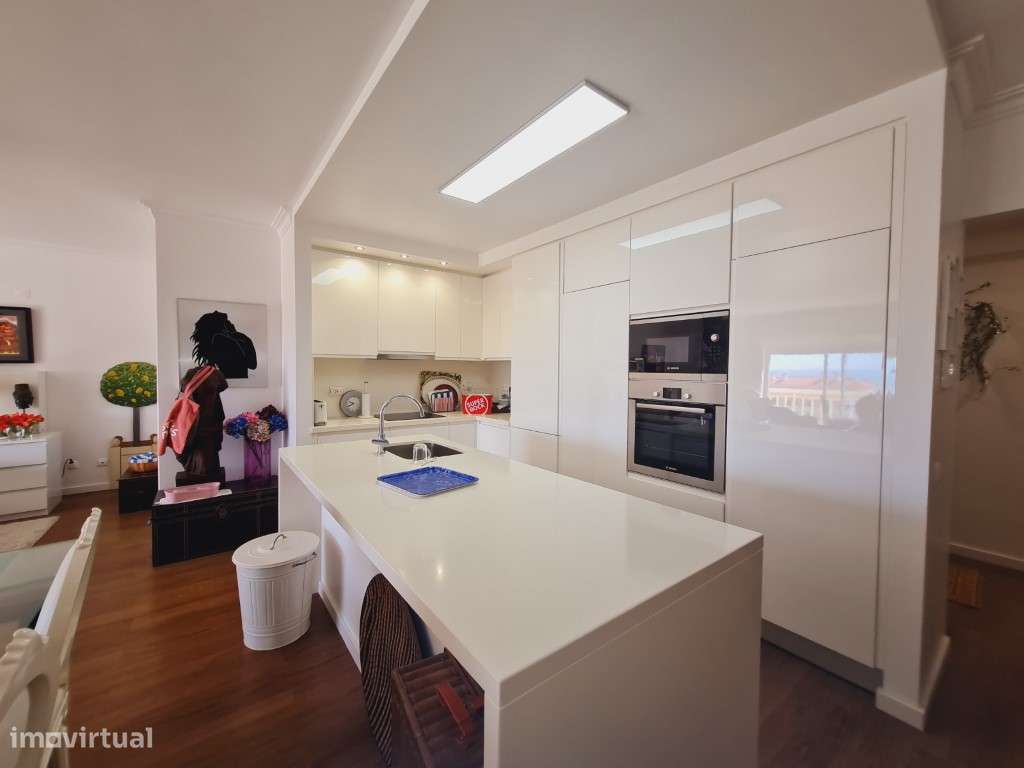 Vende-se T2 com ótima vista de mar-32