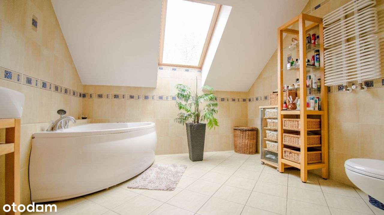 Piękny dom w zacisznej lokalizacji, blisko centrum-9