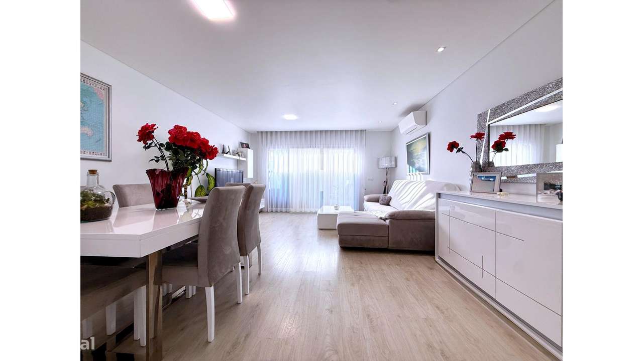 Apartamento T3 Seminovo c/ Terraço-4