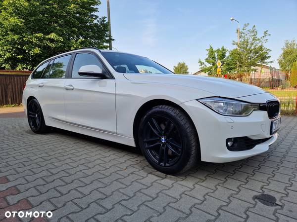 BMW Seria 3 330d Touring xDrive - 1