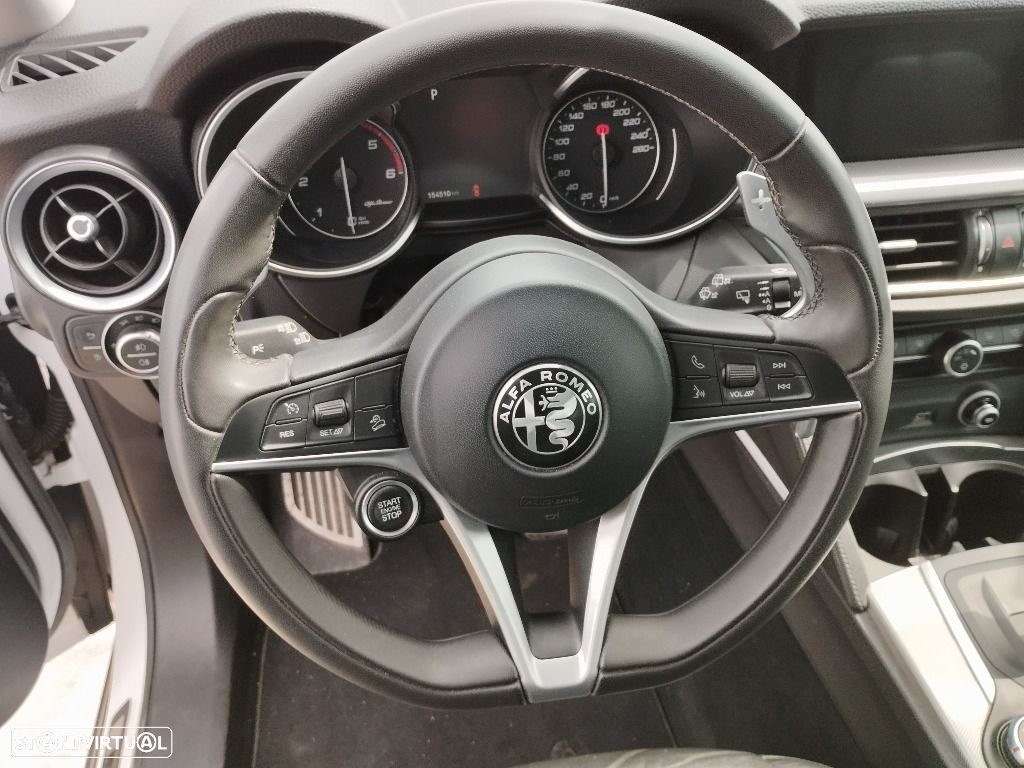 Alfa Romeo Stelvio 2.2 D Super AT8 Q4 - 17