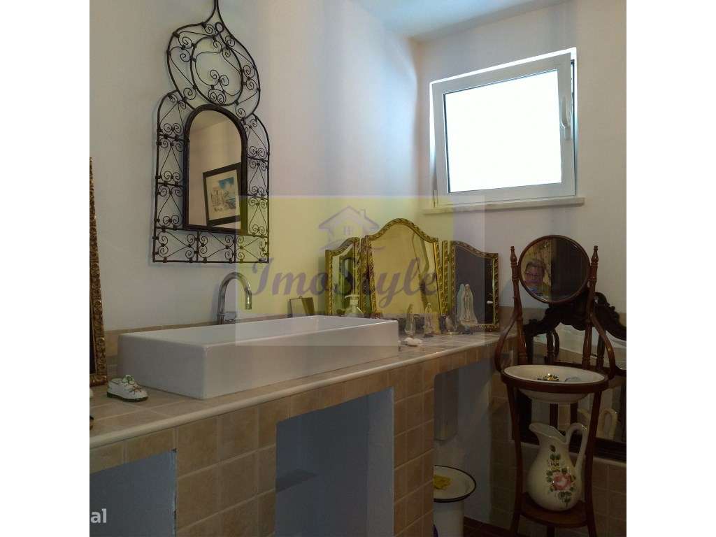 Moradia isolada com cave e apartamento independente em Castro Marim-8