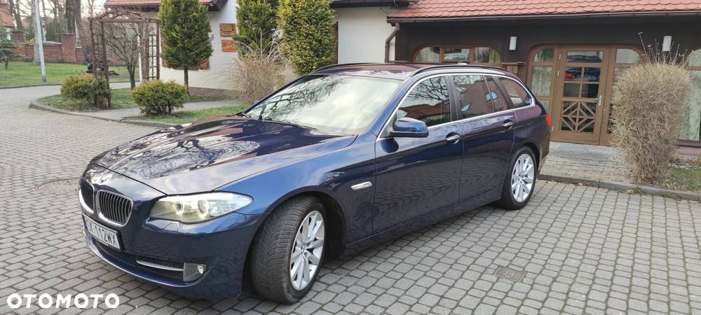 BMW Seria 5 523i Touring - 30