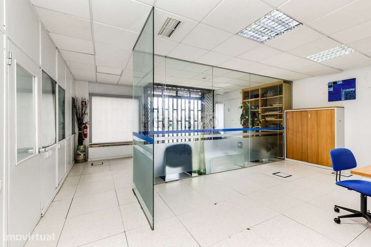 Espaço Comercial Moderno em Algés-32