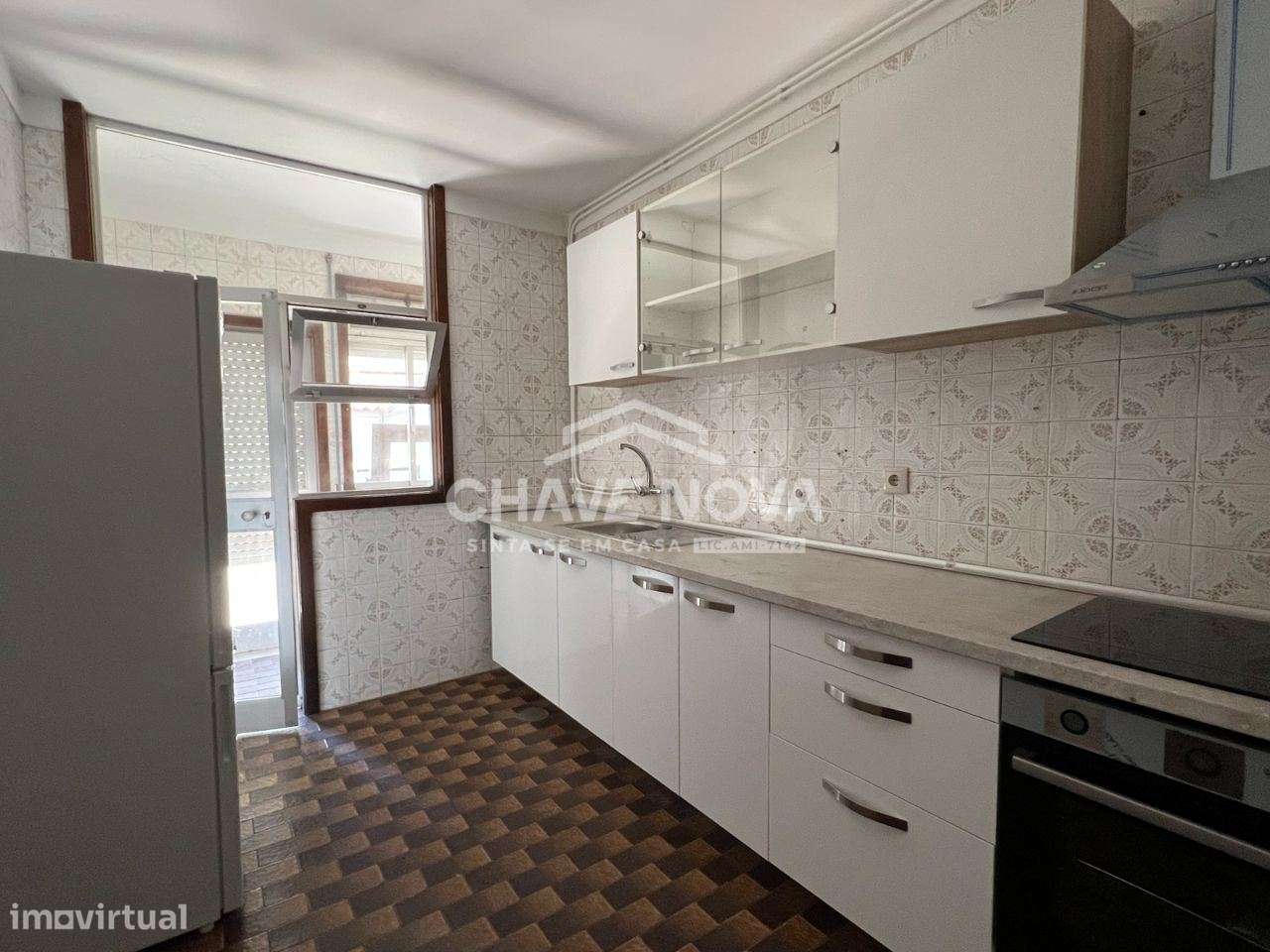 Apartamento T1 em Santa Marinha-5