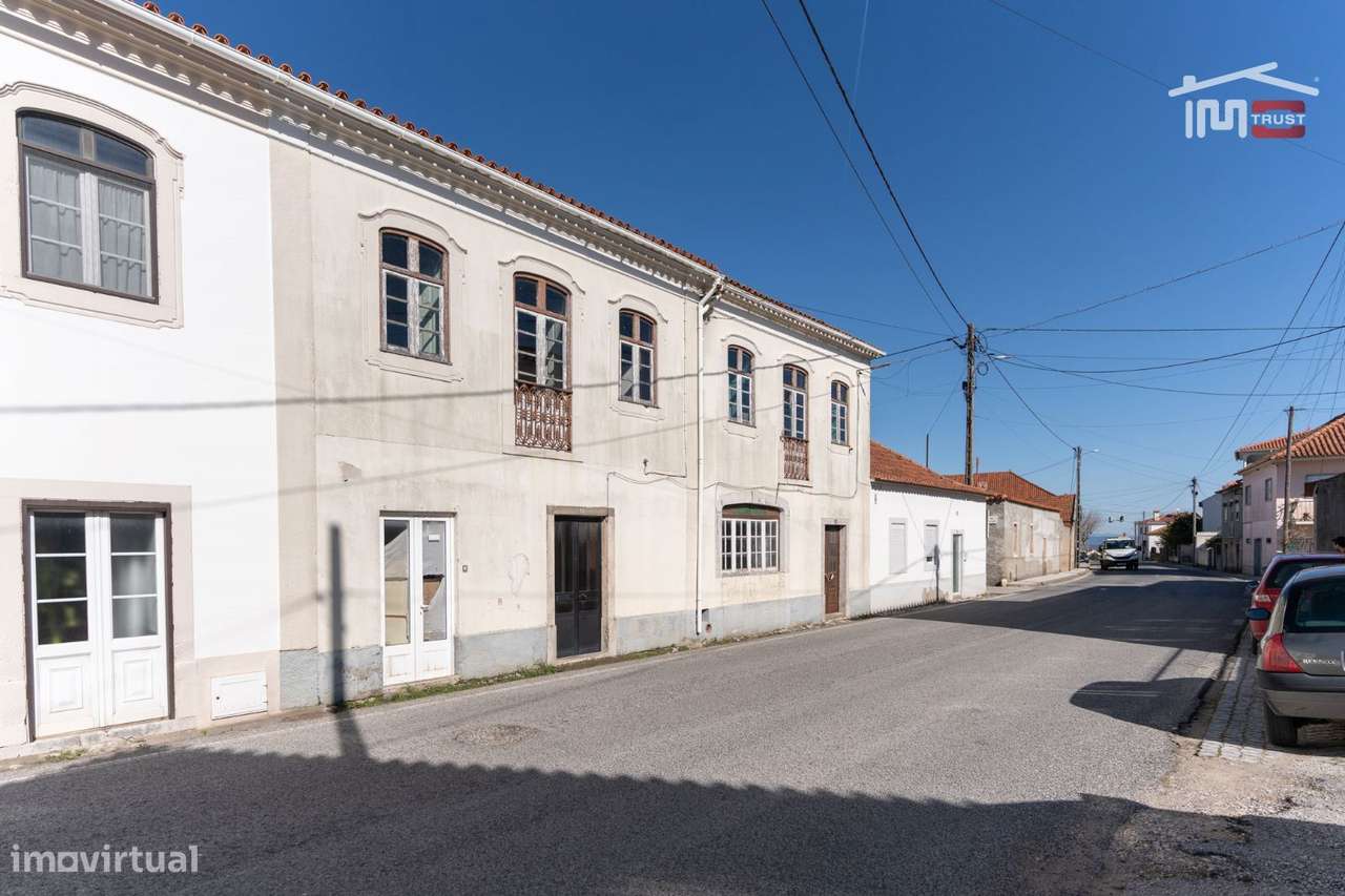 2 Moradias geminadas T6 para recuperar em Alburitel - Grande imagem: 2/32