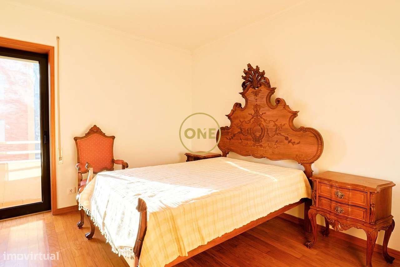 Excelente Apartamento T3 + 1 Escritório no Centro da Trofa!-10