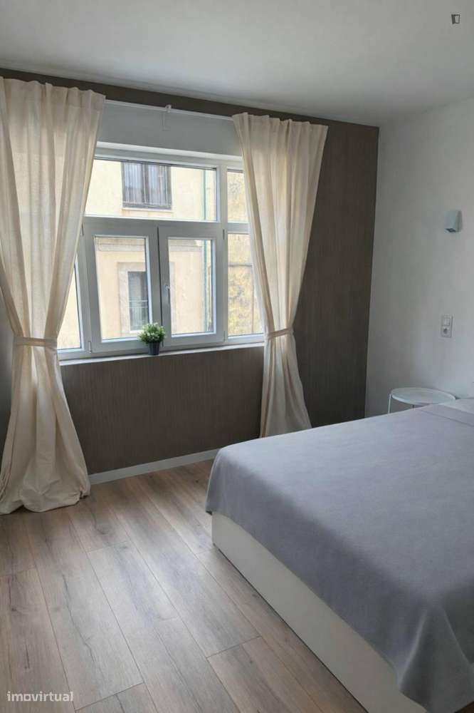 Apartamento com 1 quartos - localizado em Sé Porto - Grande imagem: 2/9