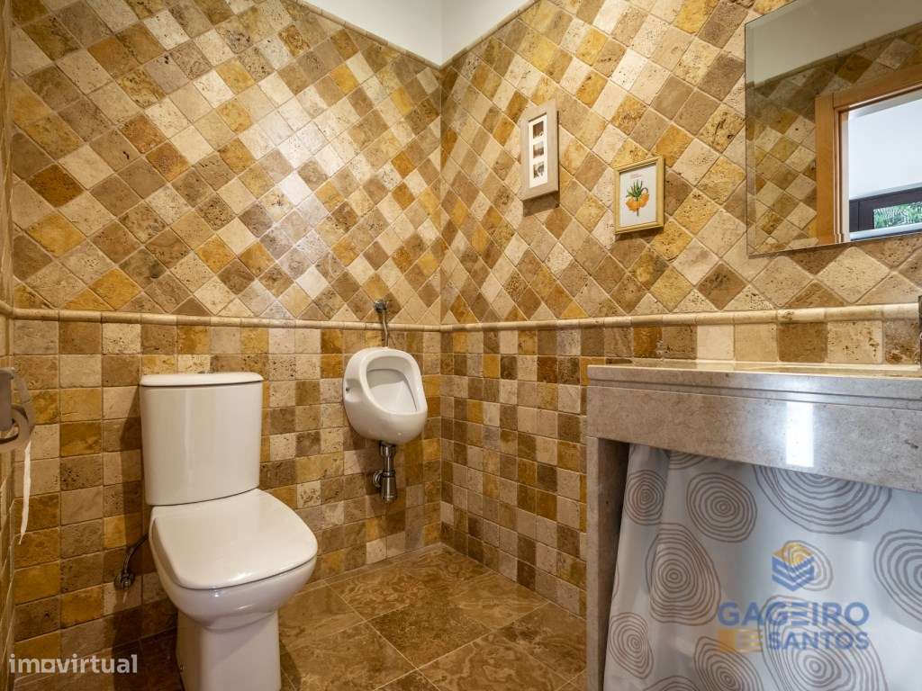 Moradia com piscina e terreno em São Martinho do Porto-12