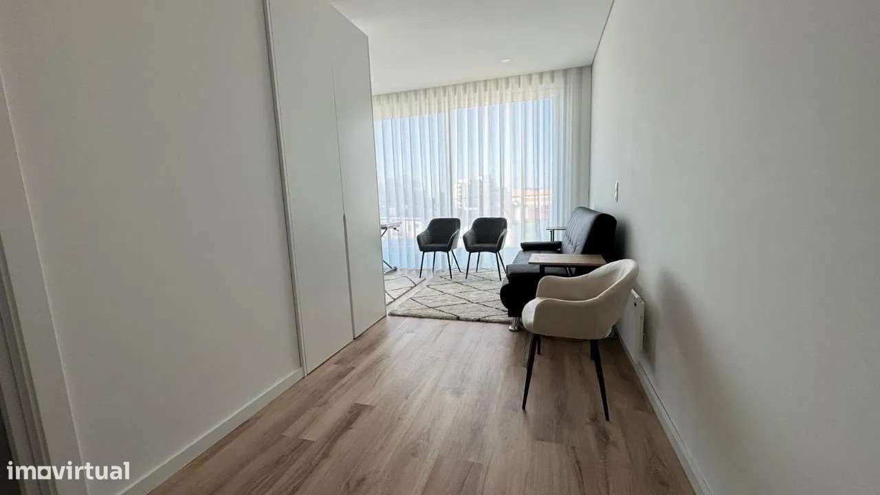 Apartamento T0 com varanda - Localizado no Porto - Grande imagem: 3/15