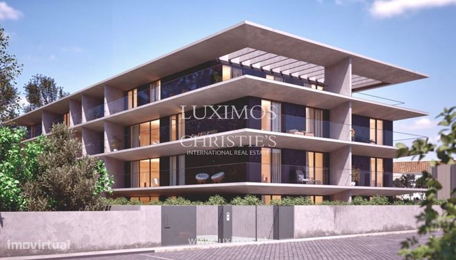 Apartamento T4 com varanda, à venda, Porto-1