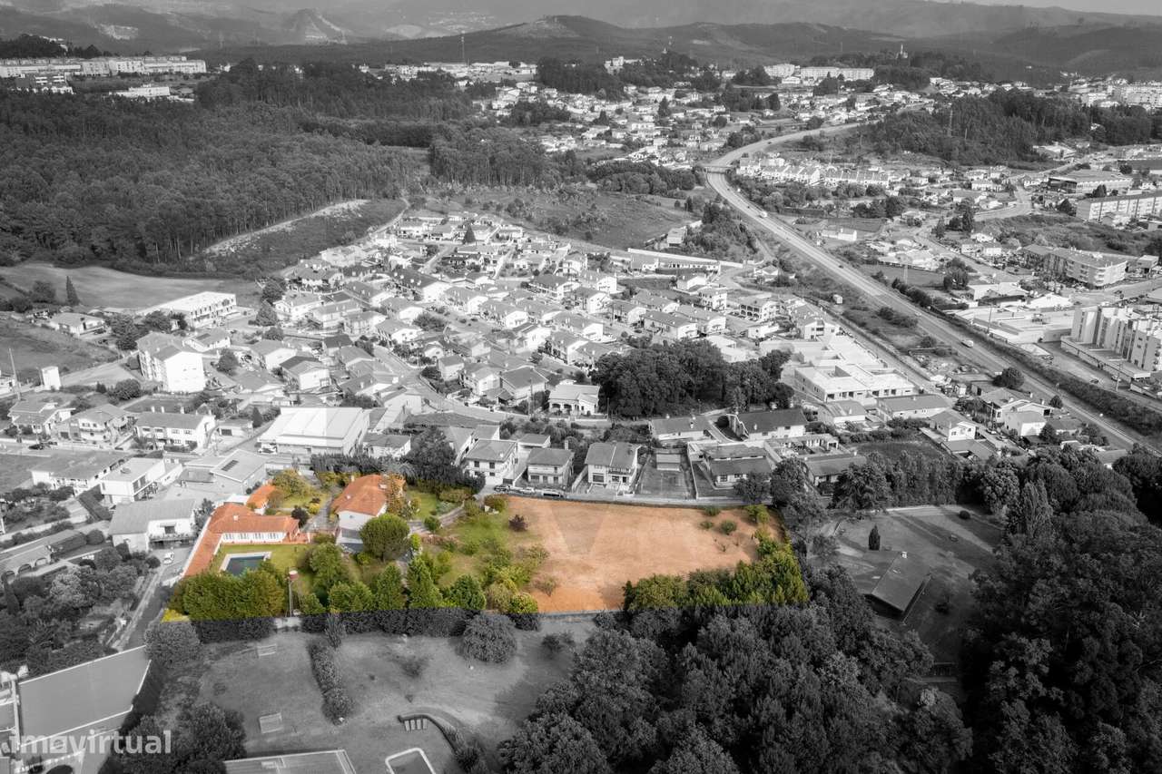 Moradia com Piscina e anexos - Grande imagem: 3/60