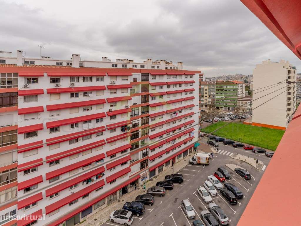 Apartamento T3 com boas áreas e óptima exposição solar-26