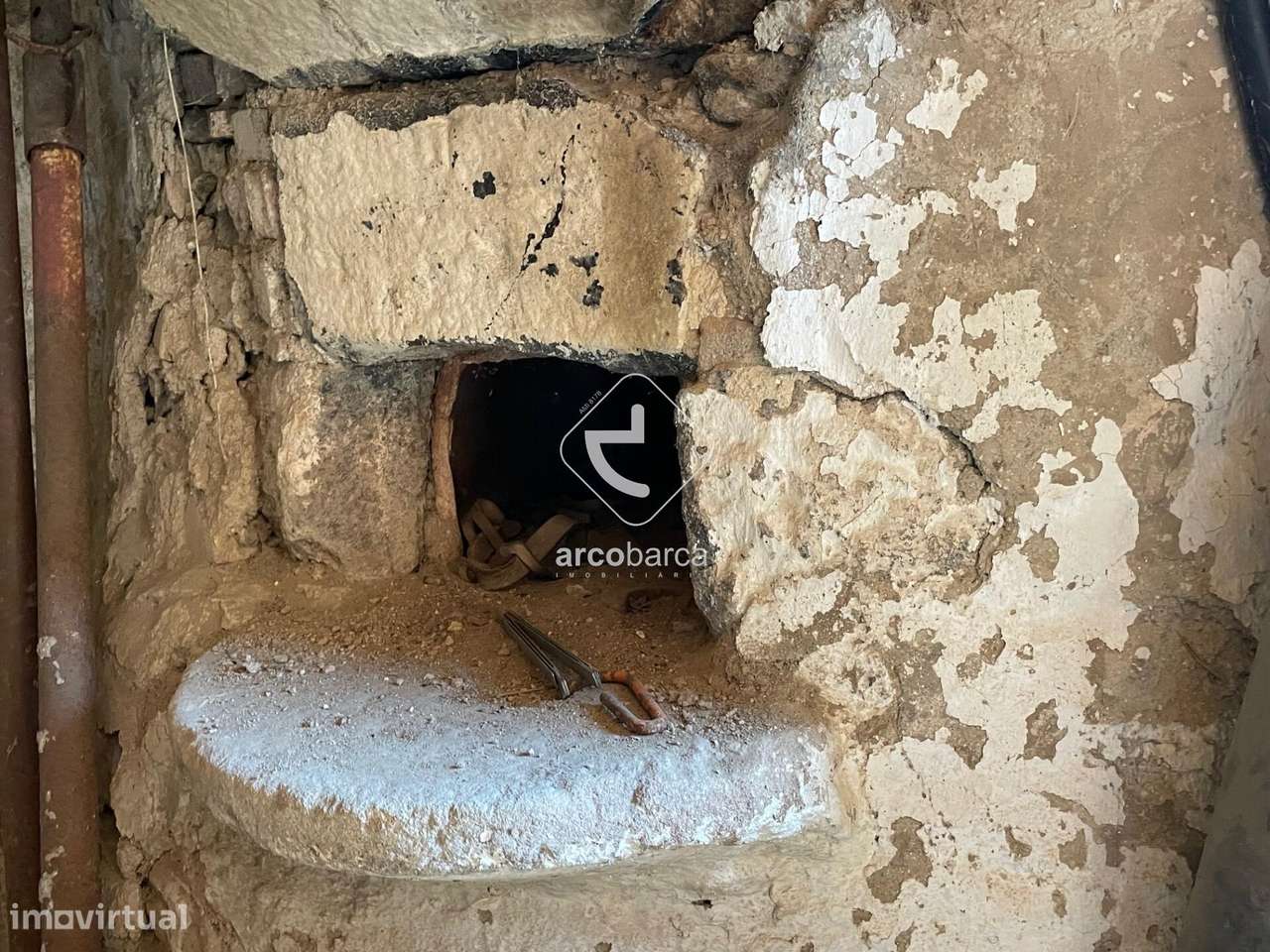 Propriedade com moradia recuperar, 4.700m2 de terreno, vistas excelent-7