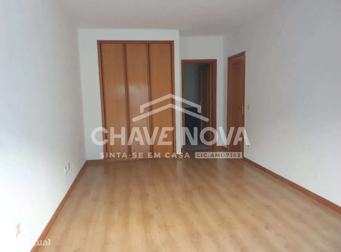 Apartamento T2 c/ Logradouro em Canelas - Grande imagem: 5/30