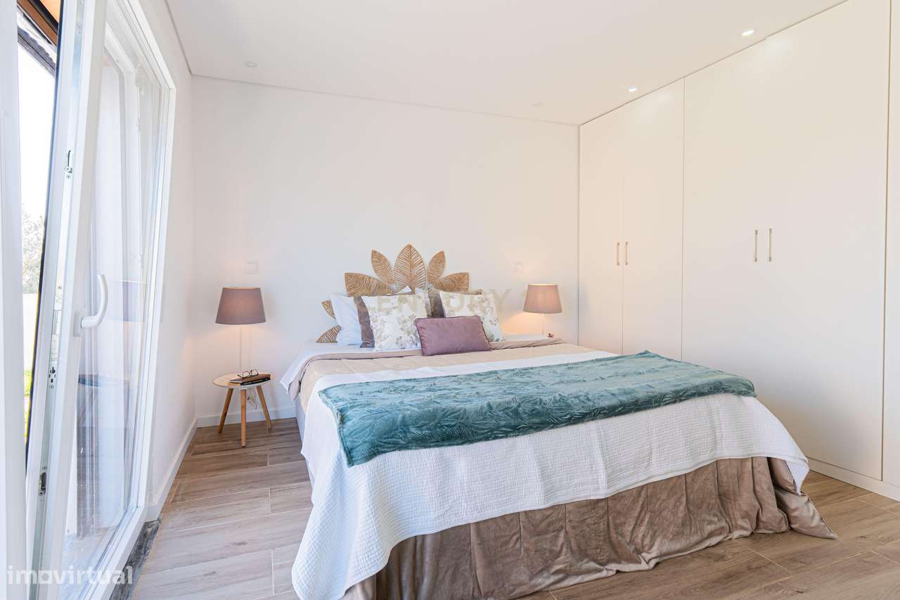 Moradia T4 + anexo T0 | Piscina Infinita | Estuário do Sado-38