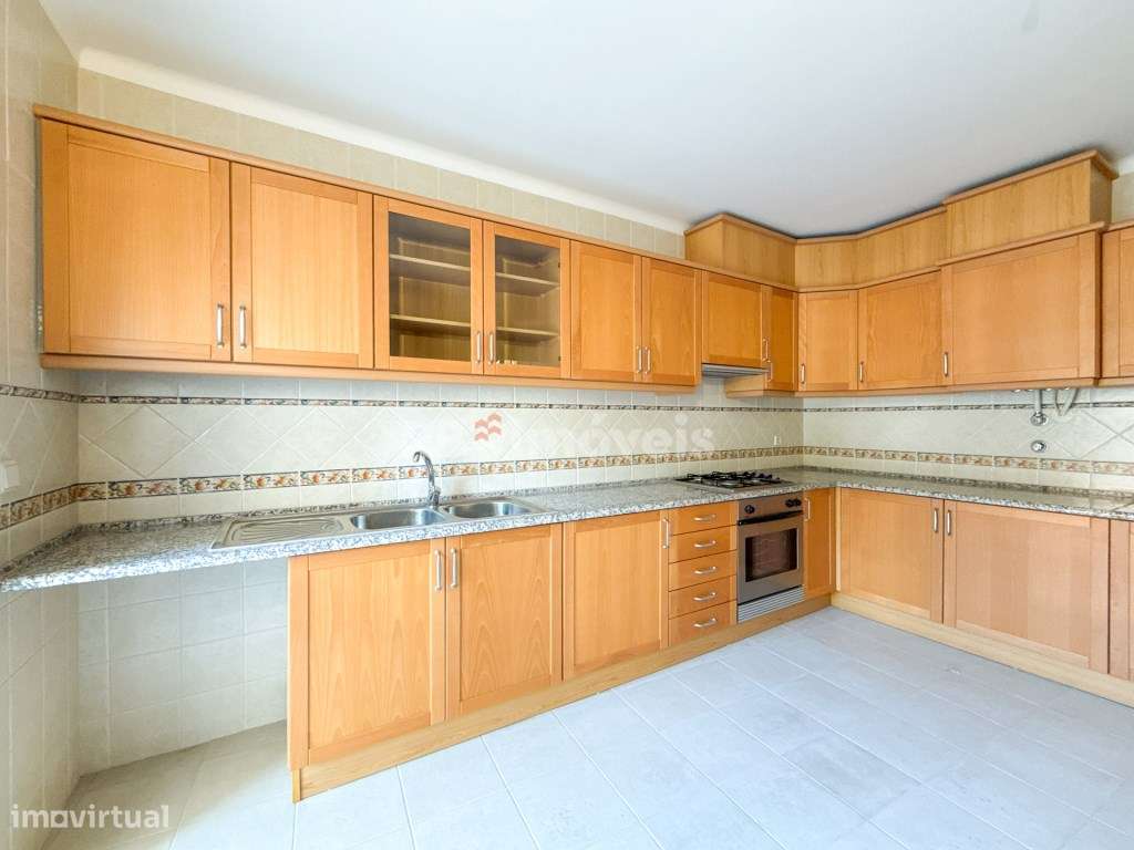 Apartamento T3 novo com garagem-26