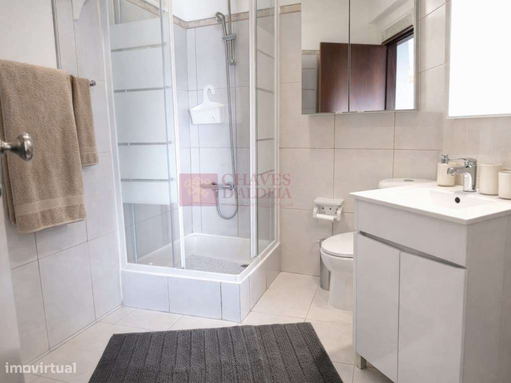 ERICEIRA - T1 mobilado - Centro Vila - a 50m da Praia do Sul - Grande imagem: 4/11