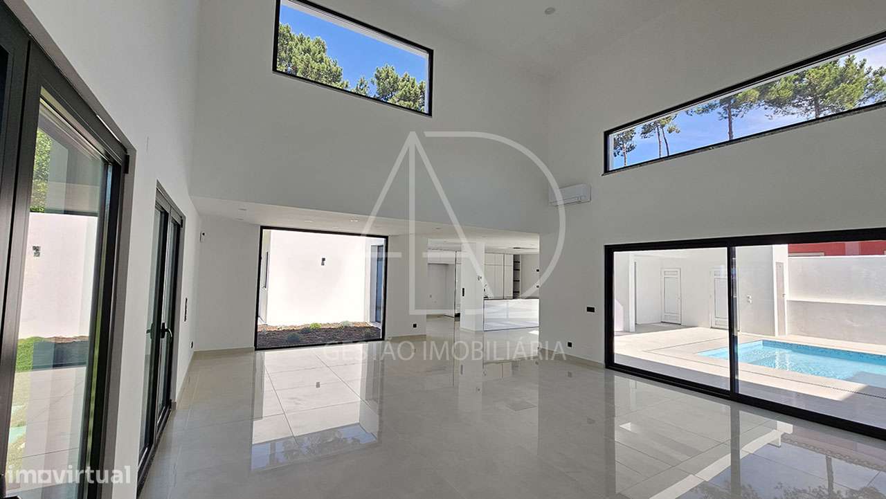 Moradia, 367 m², Corroios-15