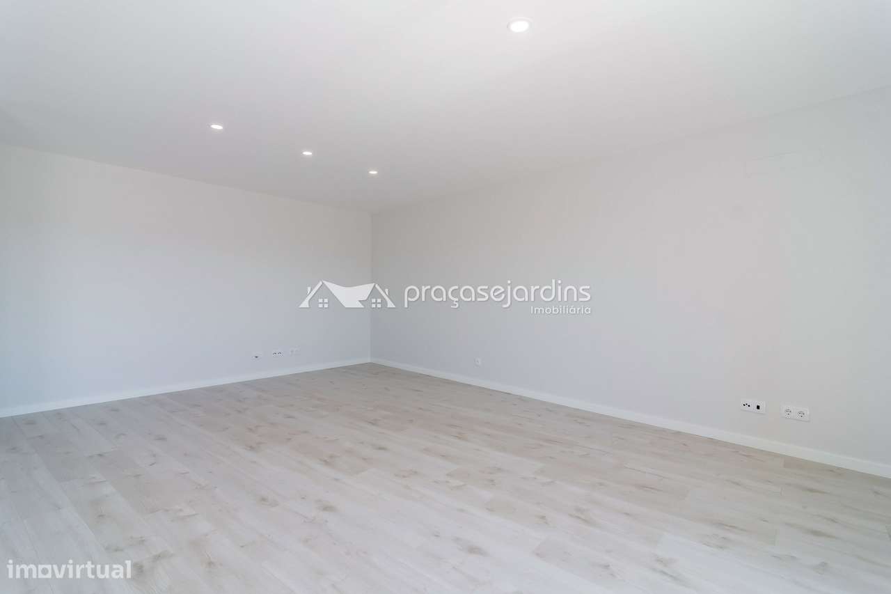 Espaçoso Apartamento com 3 frentes-4