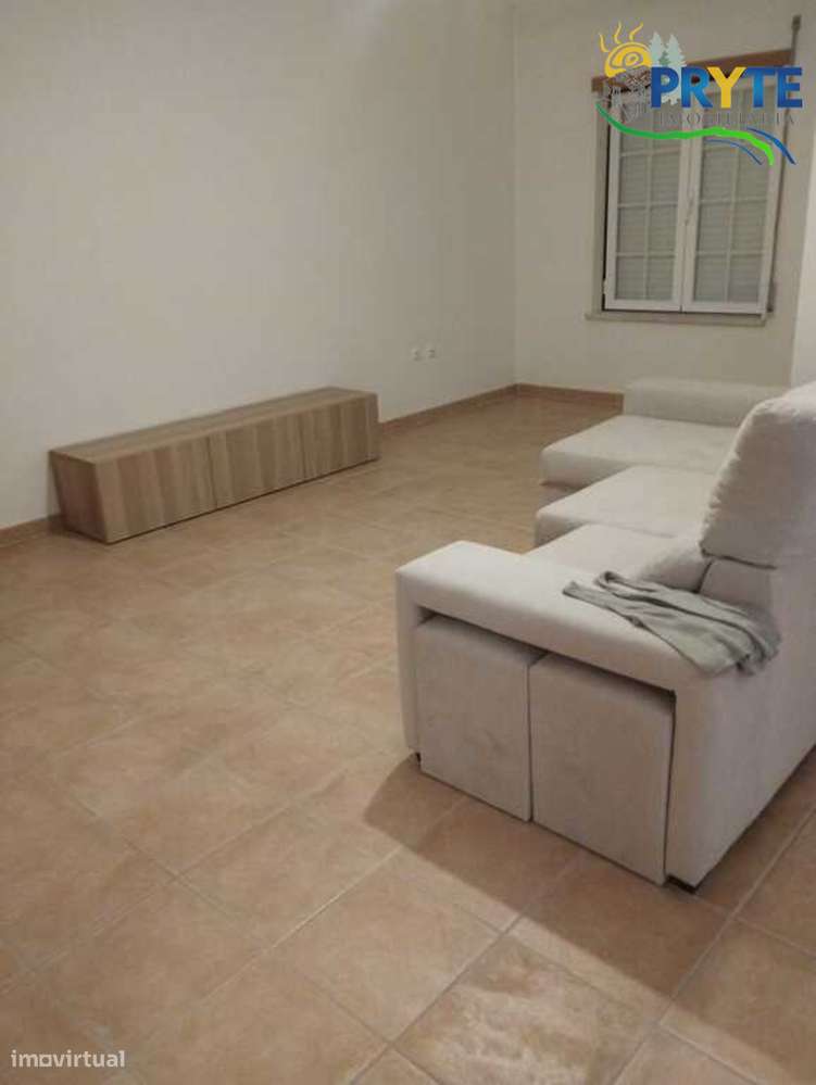 Apartamento T2 situado na Vila da Sertã-5