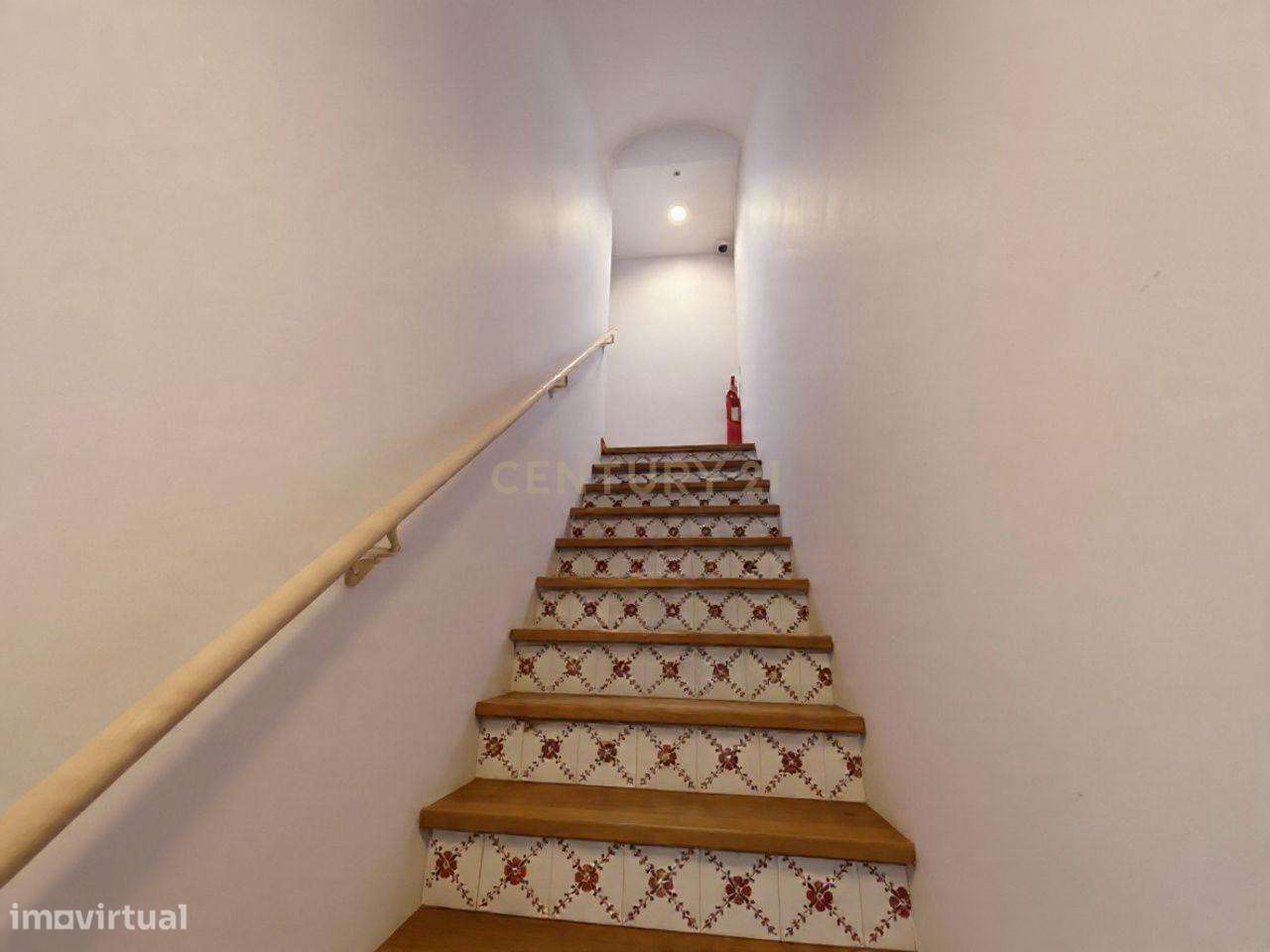 Investimento em Évora: Moradia T6 Renovada com Rendimento Ativo - Grande imagem: 5/22