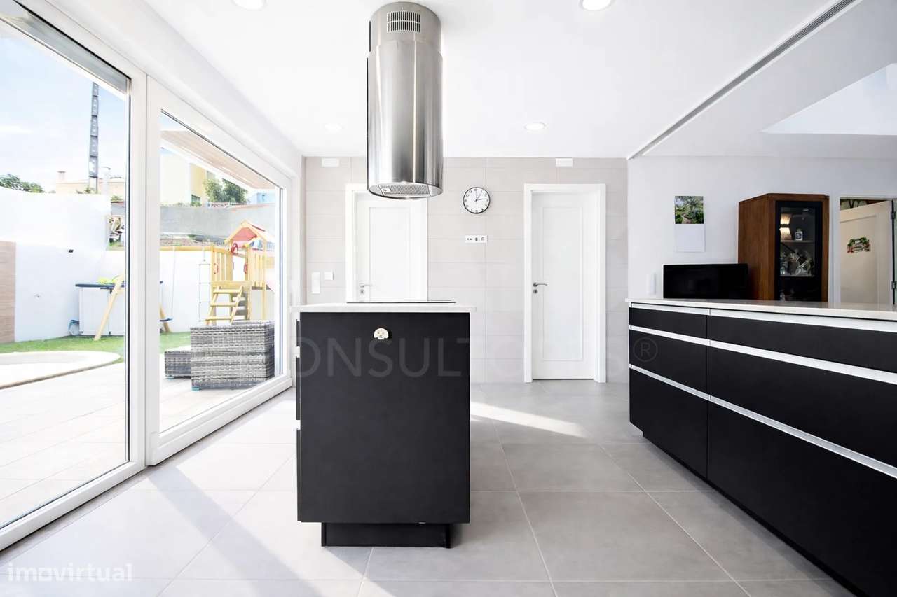 Moradia T5 de Luxo com Piscina a 15 Minutos de Lisboa - Grande imagem: 5/50