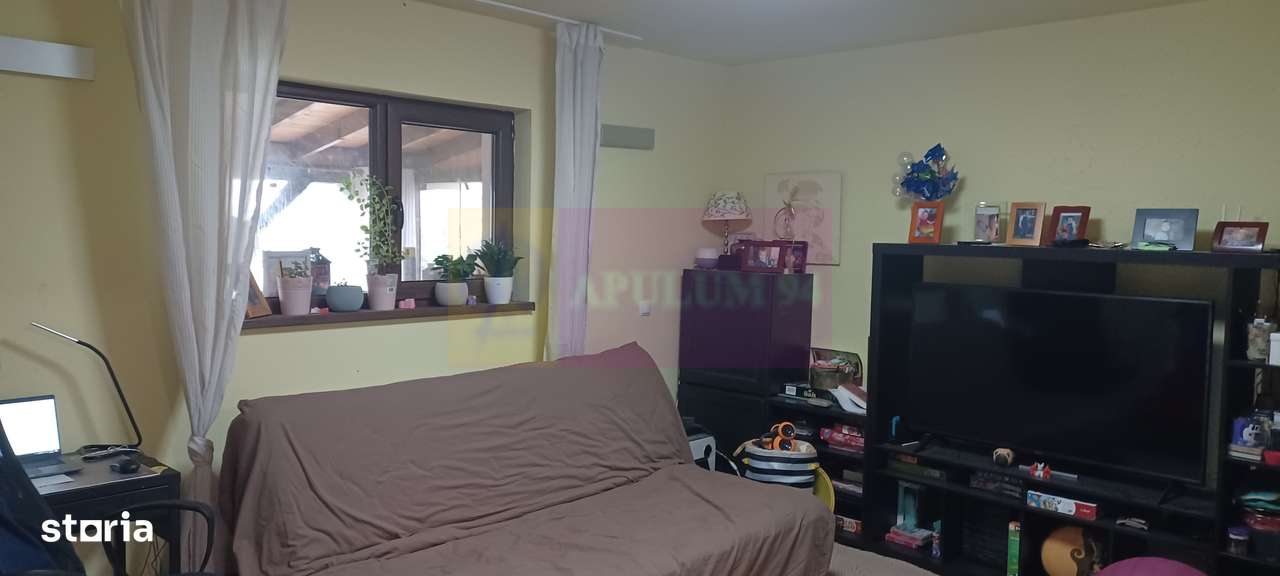 Săbăreni, casă 2011, P+M 4 camere + dependințe, curte 500 mp - Imagine principală: 5/13