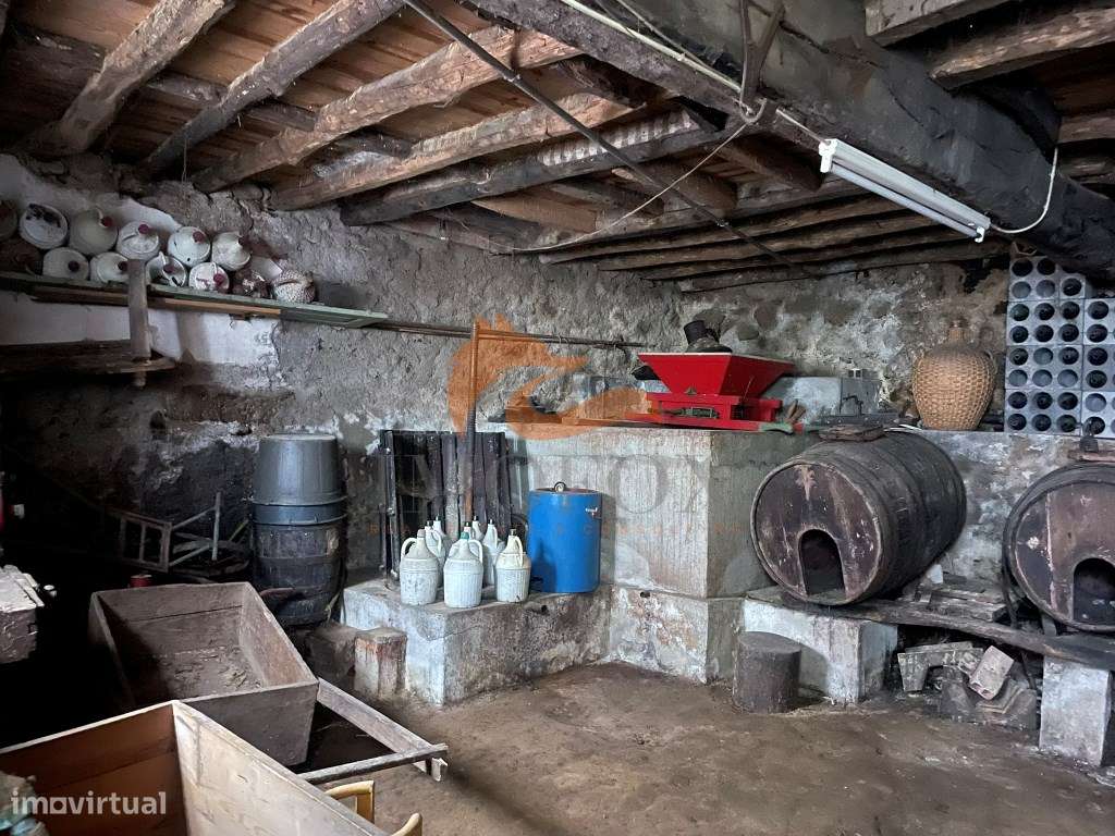 Casa por recuperar em São Sebastião da Feira (Oliveira do Hospital)-20