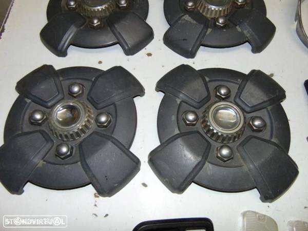 Datsun 100A tampões de roda - 3
