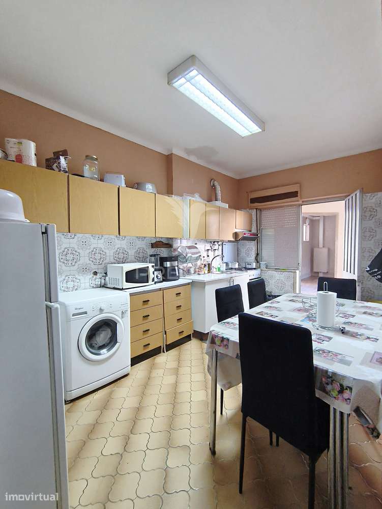 1º Piso, Varanda, Virado a sul, Cozinha Equipada - Grande imagem: 4/11