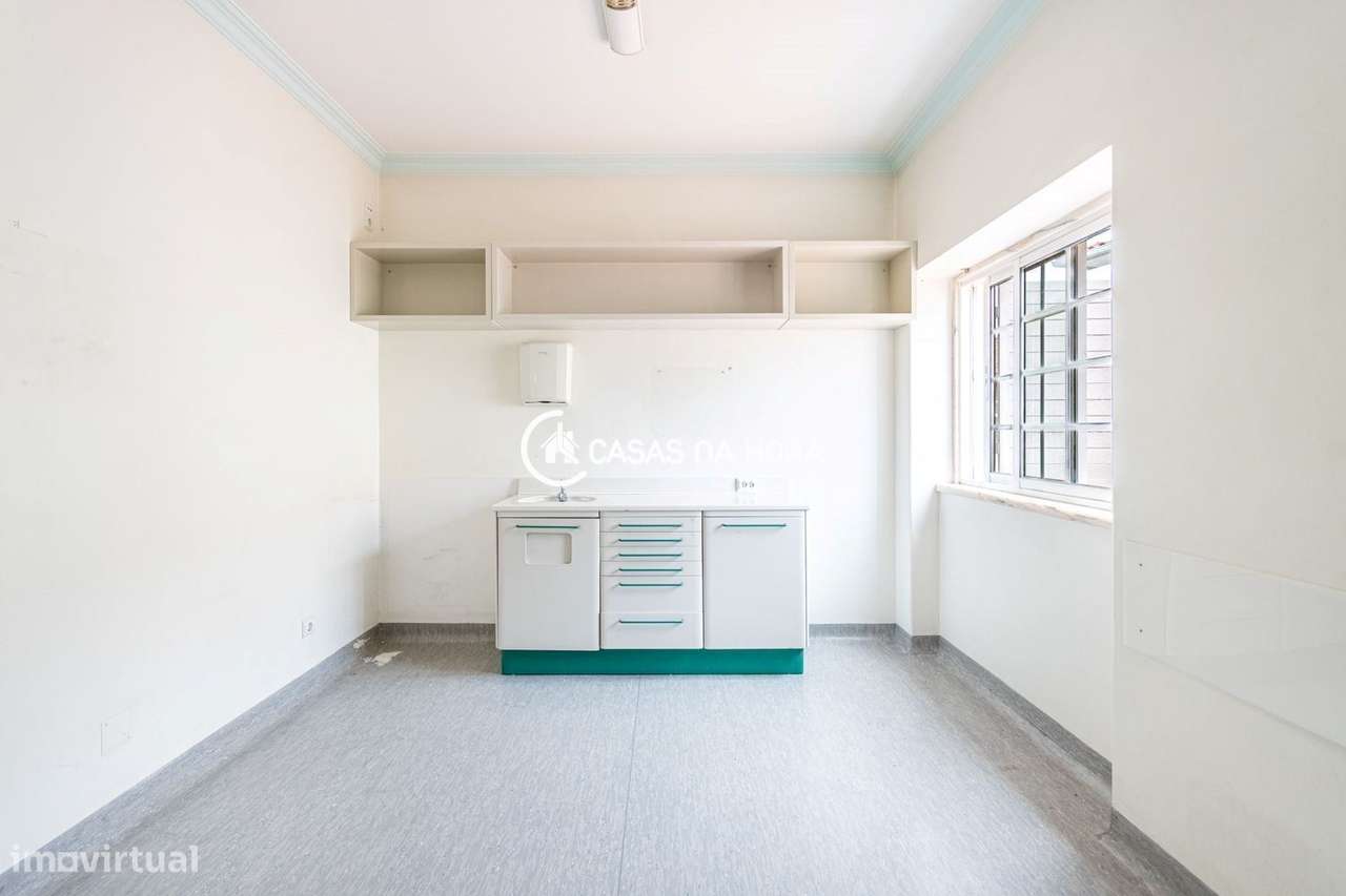 Andar de Moradia  convertida em clínica | Potencial para habitação ...-25