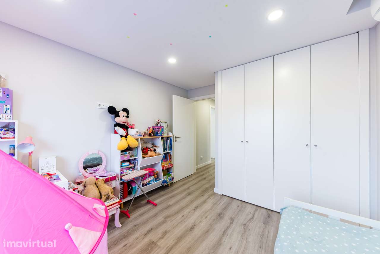 T2 Casal de Cambra | Seminovo | Garagem e Varanda-11