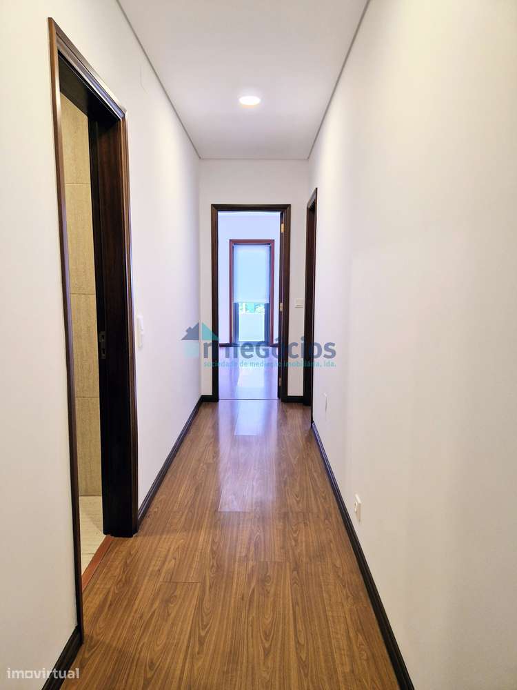 Apartamento T2 em excelente estado! Garagem fechada-6