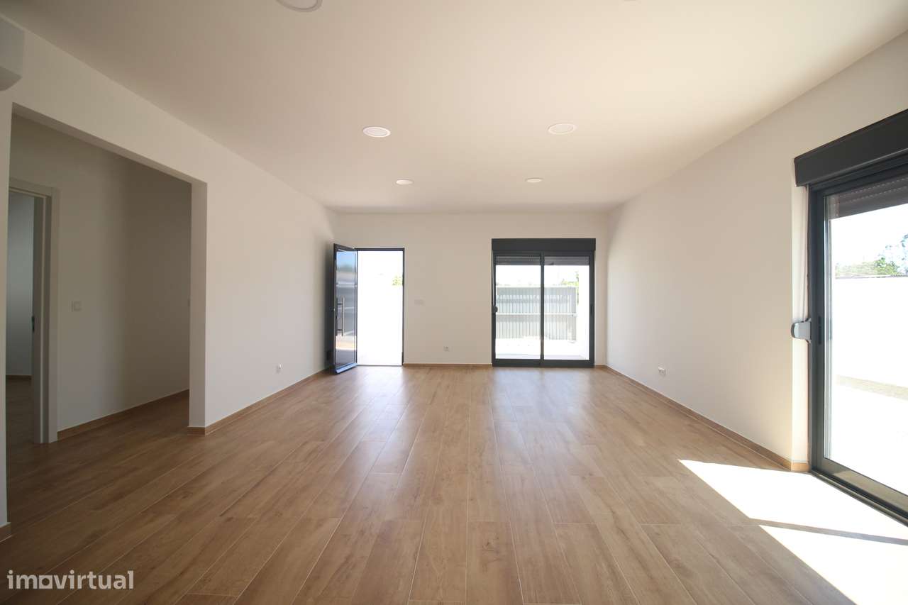 Moradia Térrea T3 Nova em lote de 340m2 em Fernão Ferro-3