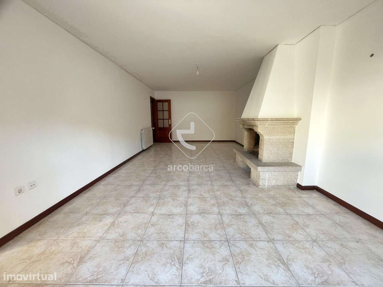 Apartamento T2 no centro da vila de Arcos de Valdevez-8