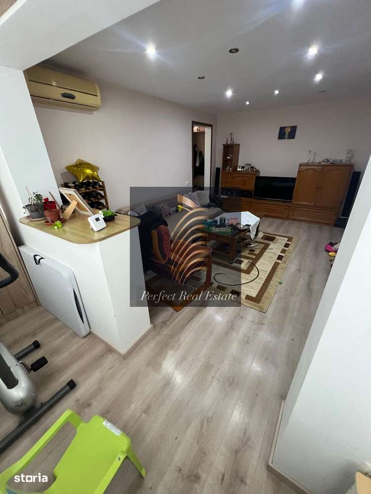 De vânzare –  EXCLUSIVITATE! Apartament 3 camere, semi confort I,-8