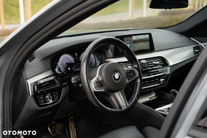 BMW Seria 5 520d Touring M Sport Edition - 19